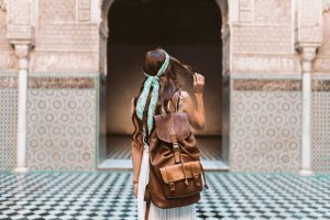 chica joven viaje Marruecos